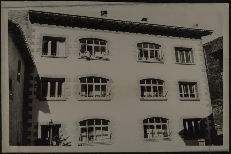 Edifici de «La Caixa» façana Sud